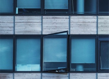 النوافذ المفصلية